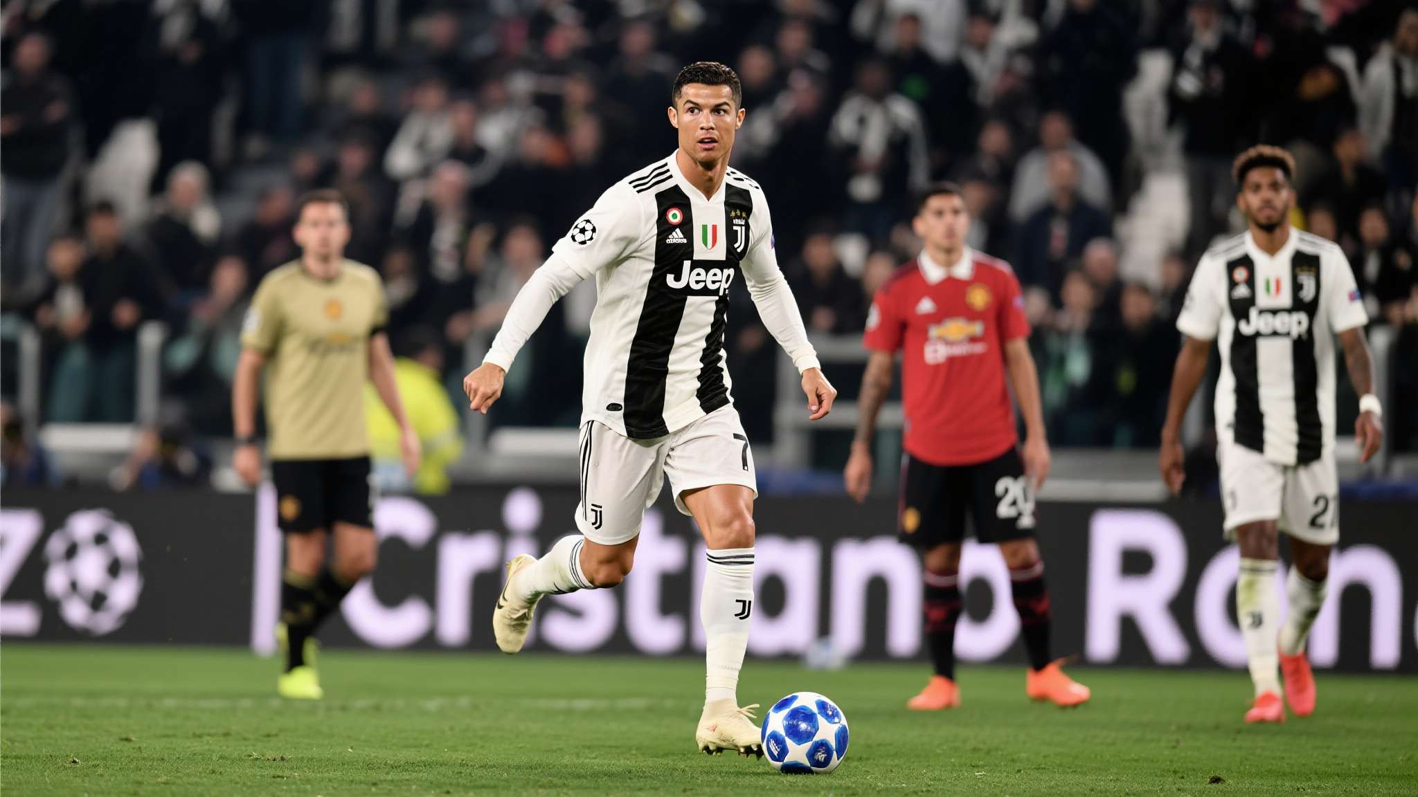 纵观德转统计，无人可以撼动"Cristiano&nbsp;Ronaldo"这个名字在绿茵上